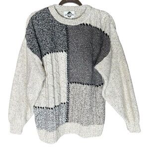 Woodward Collection Men’s Vintage Crew Neck Cable Knit Sweater. Size Large